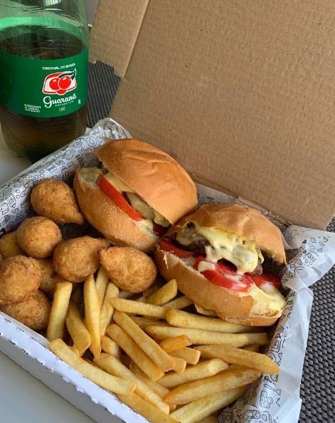 Combo Meltz: 2 Burgão + Batata Frita 300g + 8 Salgadinho e Refrigerante 350ml